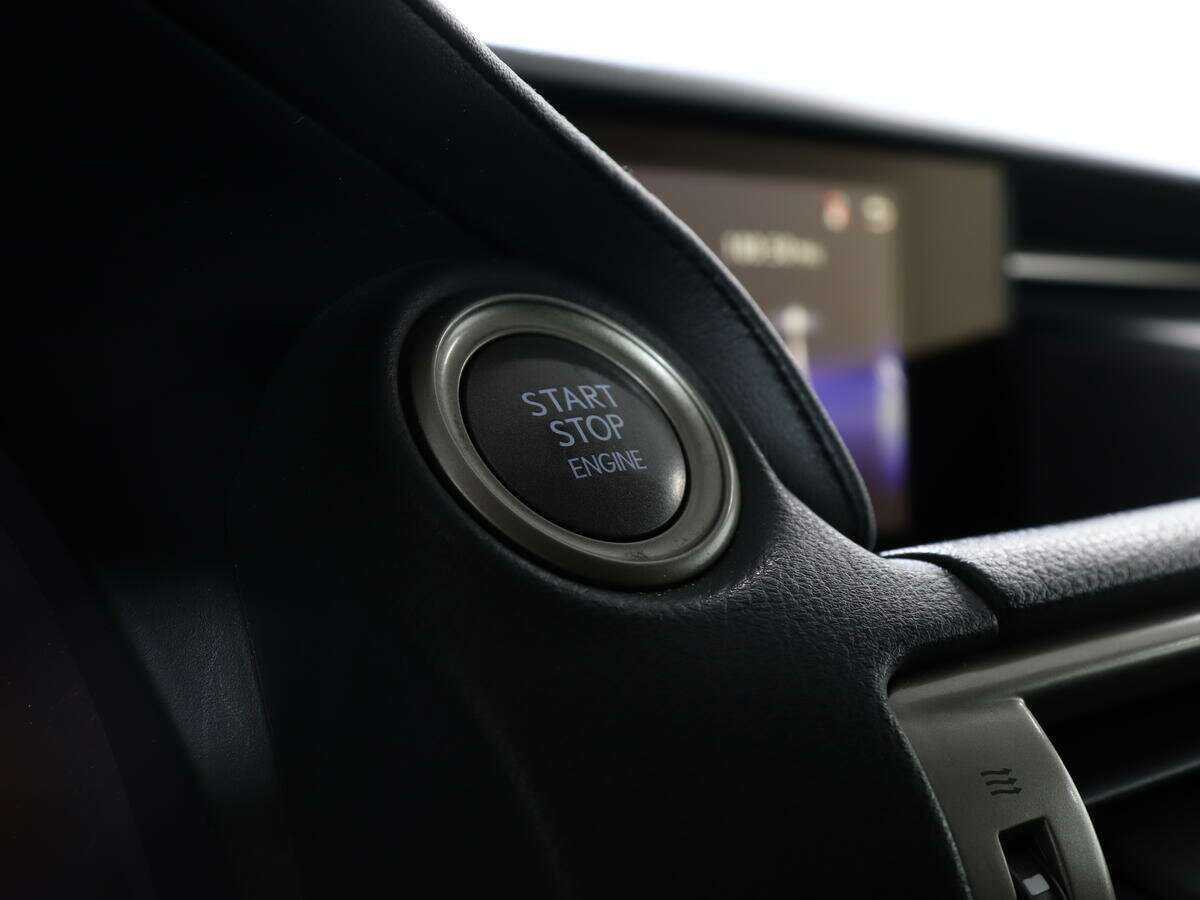 Б/У Лексус ИС 2015 года. Фото: #18