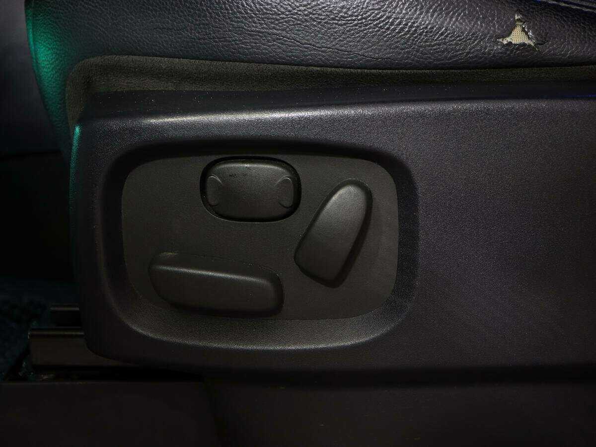 Б/У Лэнд Ровер Дискавери 2013 года. Фото: #17