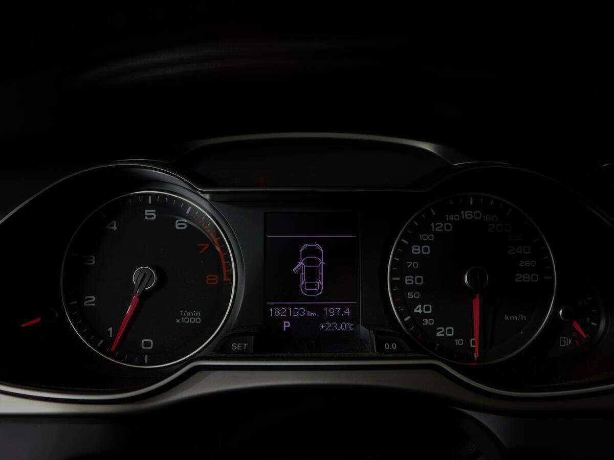 Б/У Ауди А4 2012 года. Фото: #10