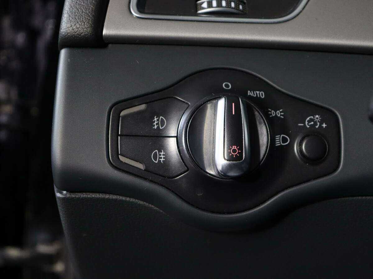 Б/У Ауди А4 2012 года. Фото: #15