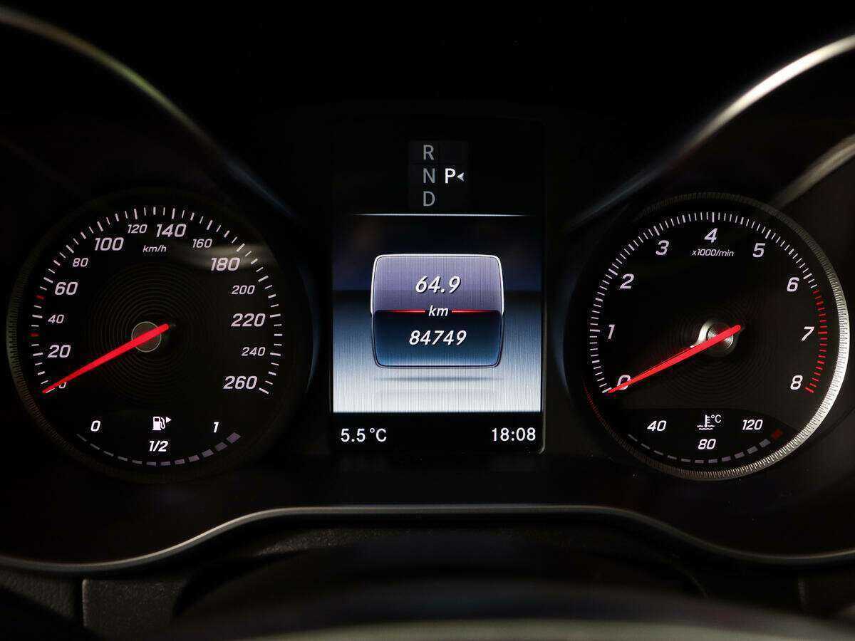 Б/У Мерседес-Бенц Ц-Класс 2015 года. Фото: #9