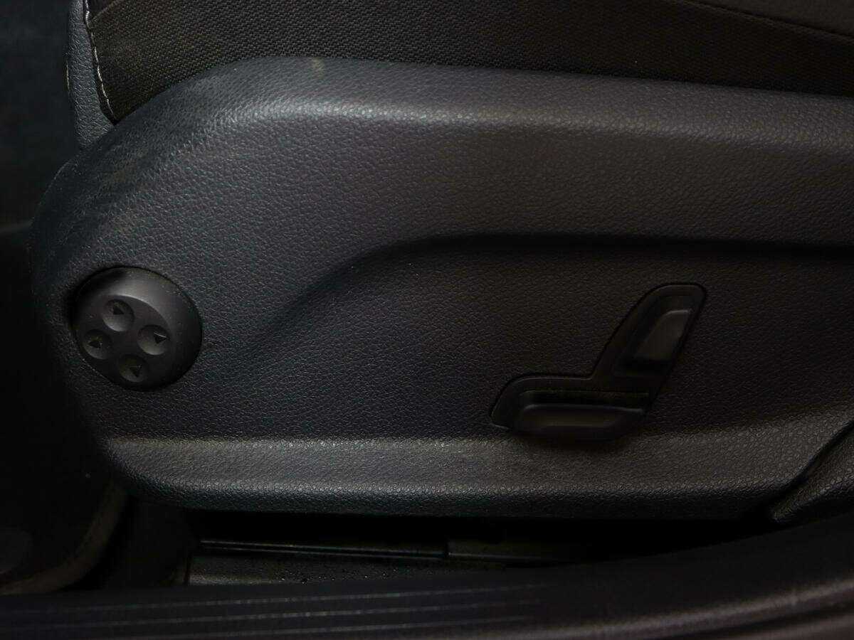 Б/У Мерседес-Бенц Ц-Класс 2018 года. Фото: #13