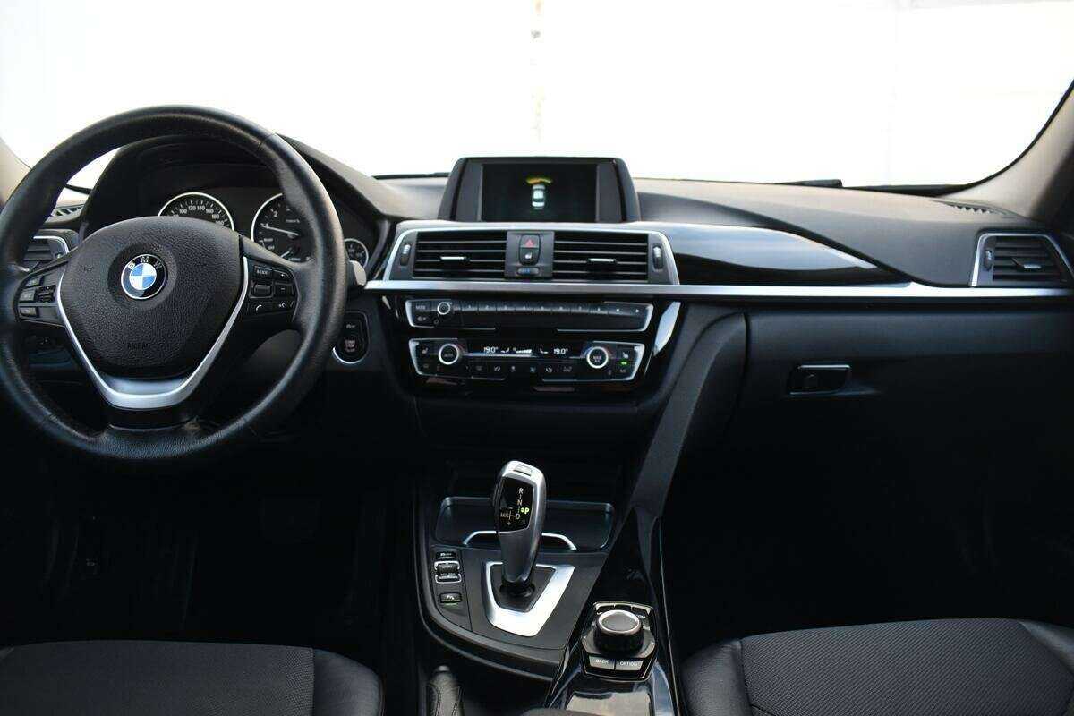 Б/У БМВ 3 серии 2018 года. Фото: #8