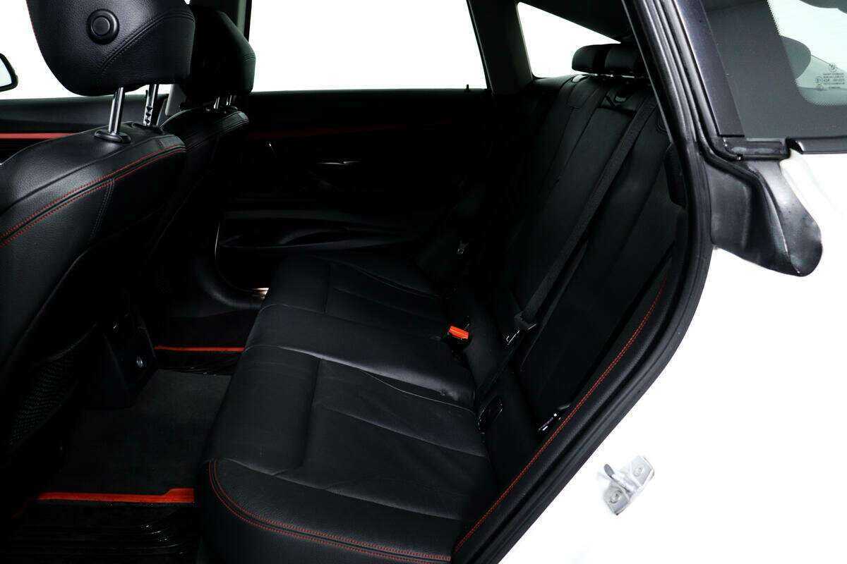 Б/У БМВ 3 серии 2013 года. Фото: #11