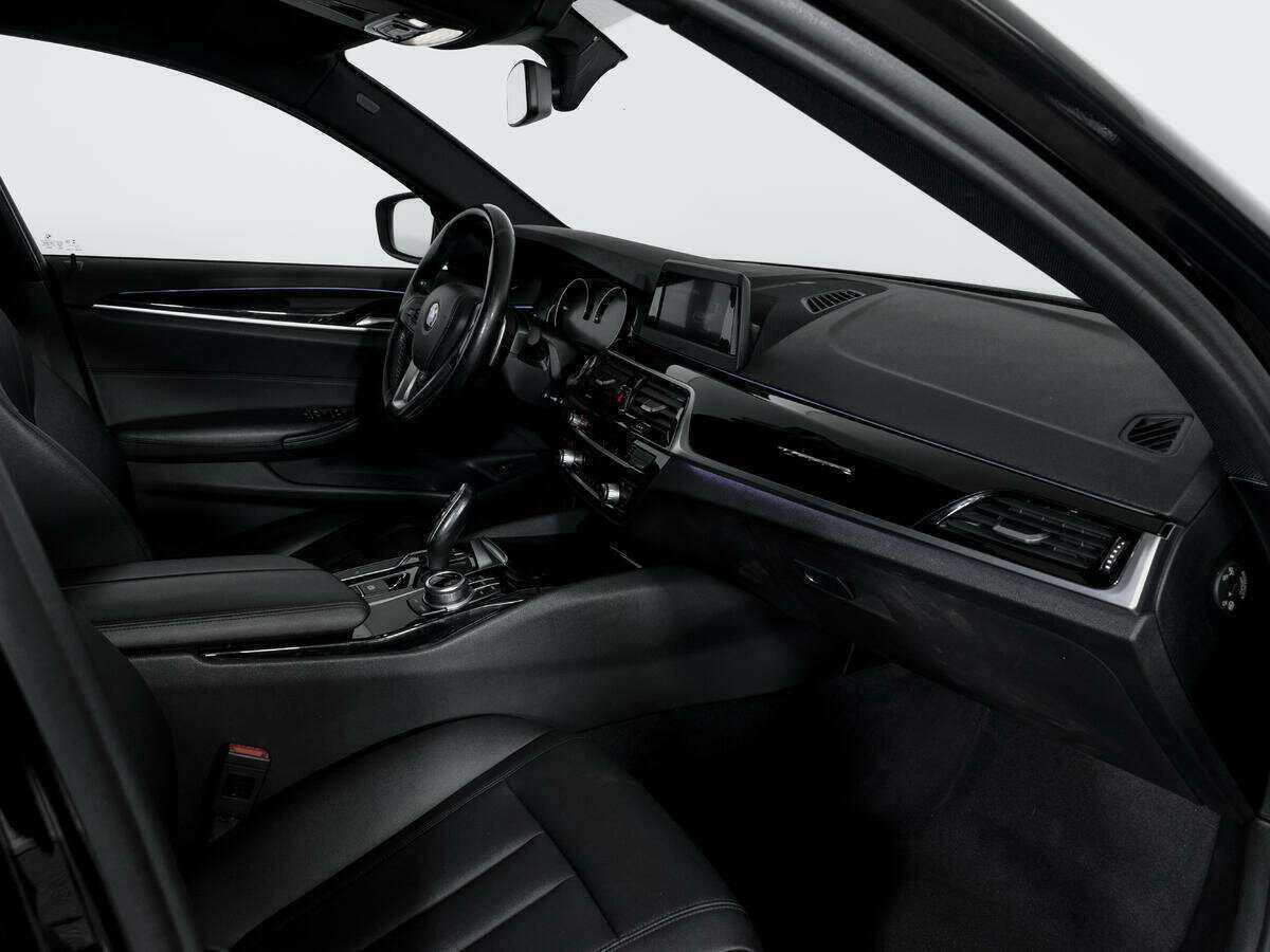 Б/У БМВ 5 серии 2017 года. Фото: #8