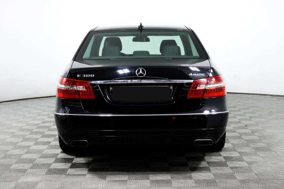 Б/У Мерседес-Бенц Е-Класс 2012 года. Фото: #5