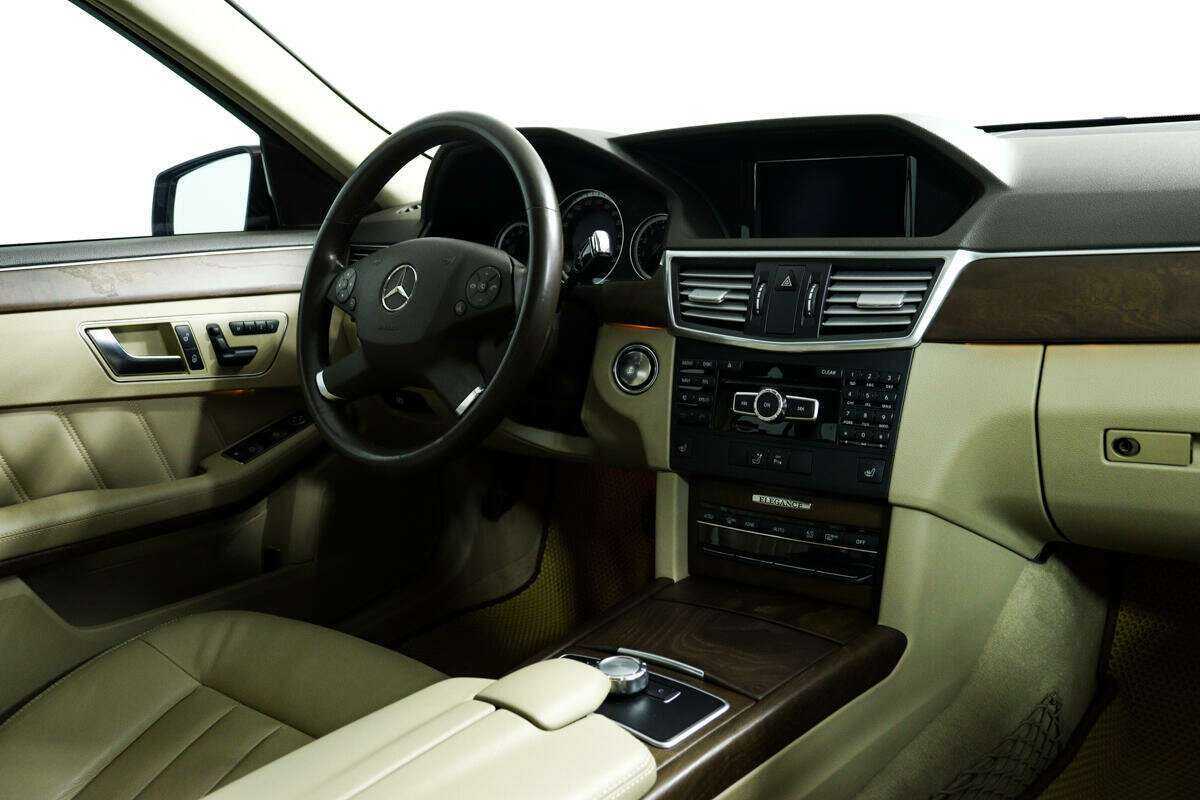 Б/У Мерседес-Бенц Е-Класс 2012 года. Фото: #8