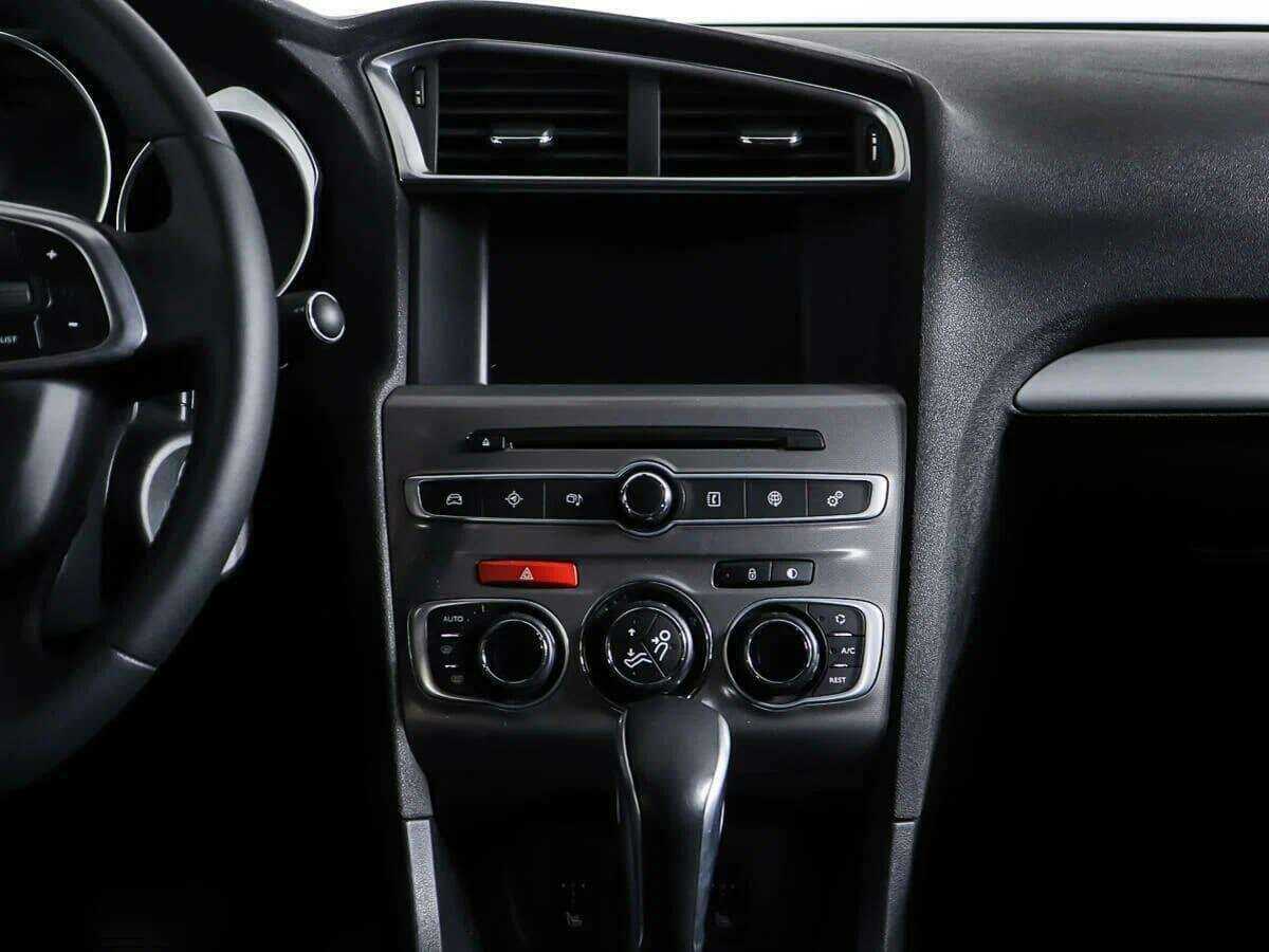 Б/У Ситроен Ц4 2016 года. Фото: #9