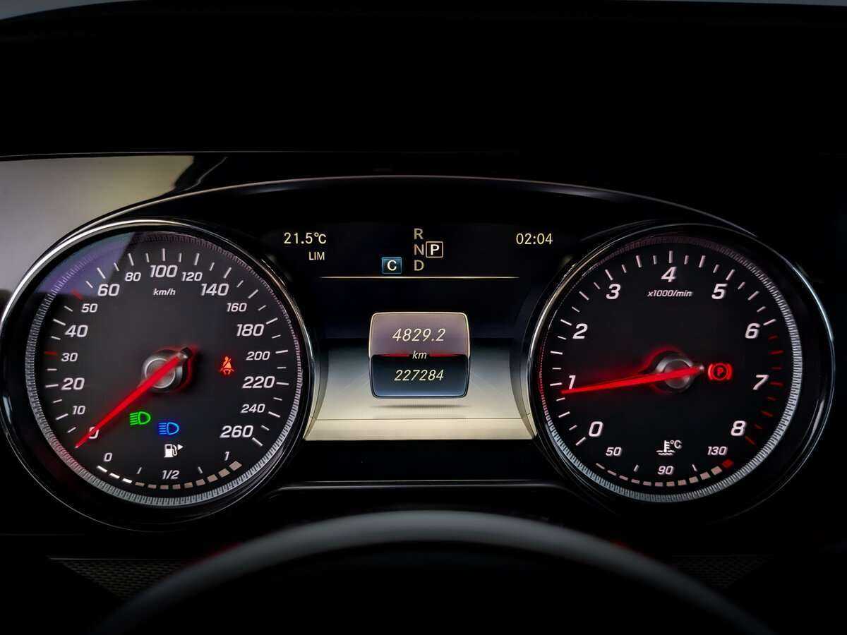 Б/У Мерседес-Бенц Е-Класс 2018 года. Фото: #10