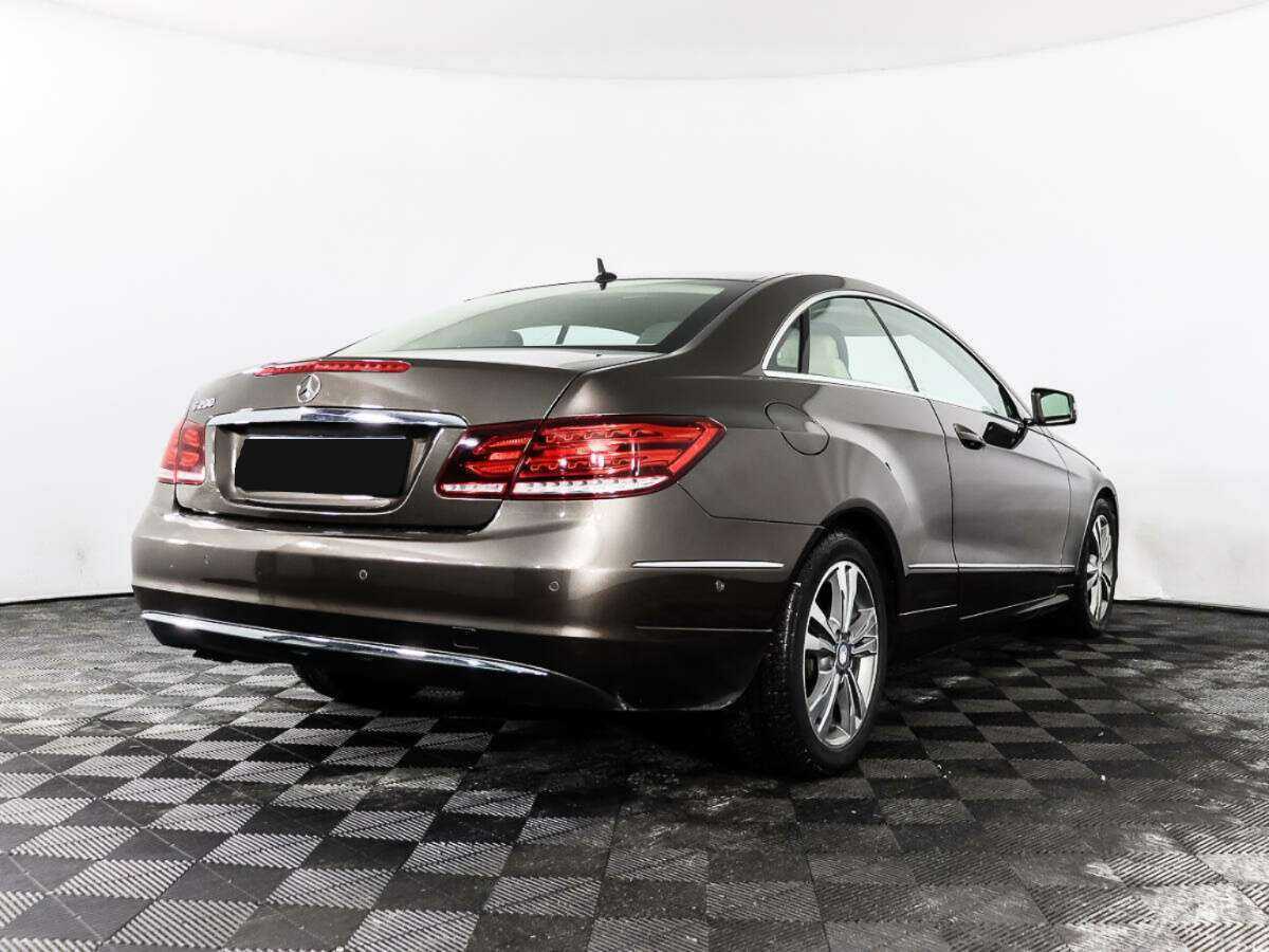 Б/У Мерседес-Бенц Е-Класс 2014 года. Фото: #4