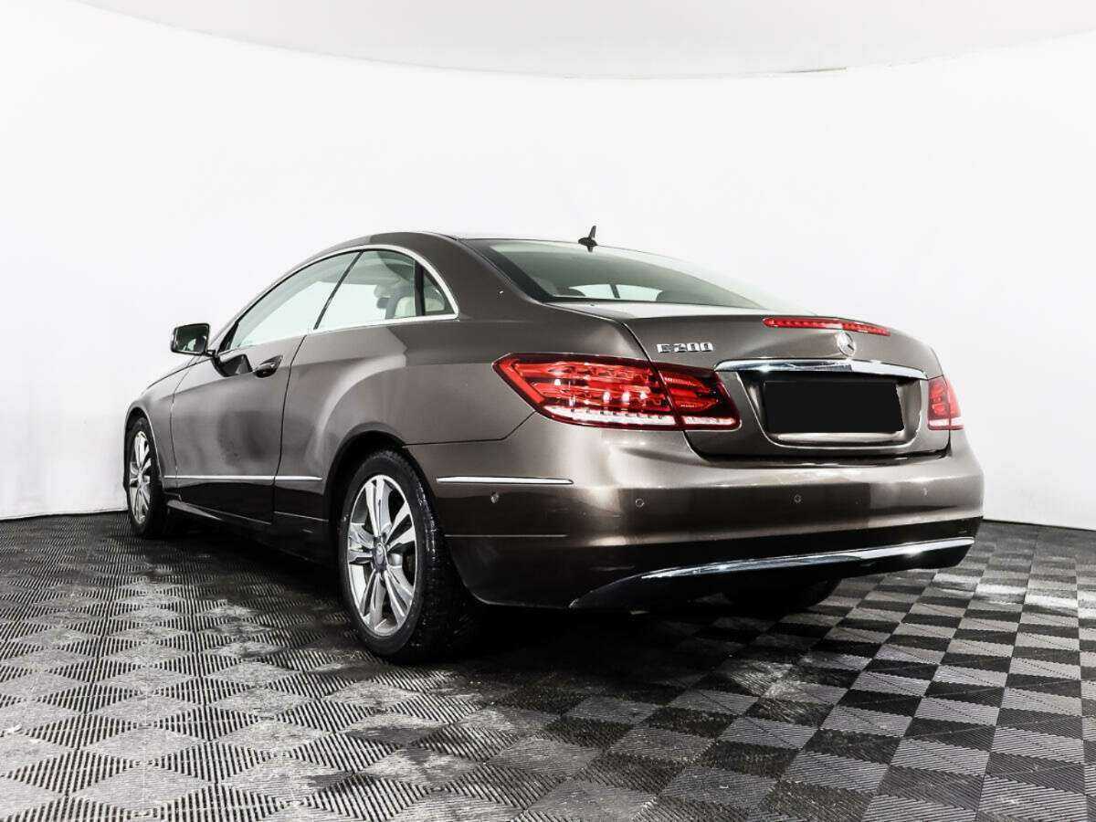 Б/У Мерседес-Бенц Е-Класс 2014 года. Фото: #6