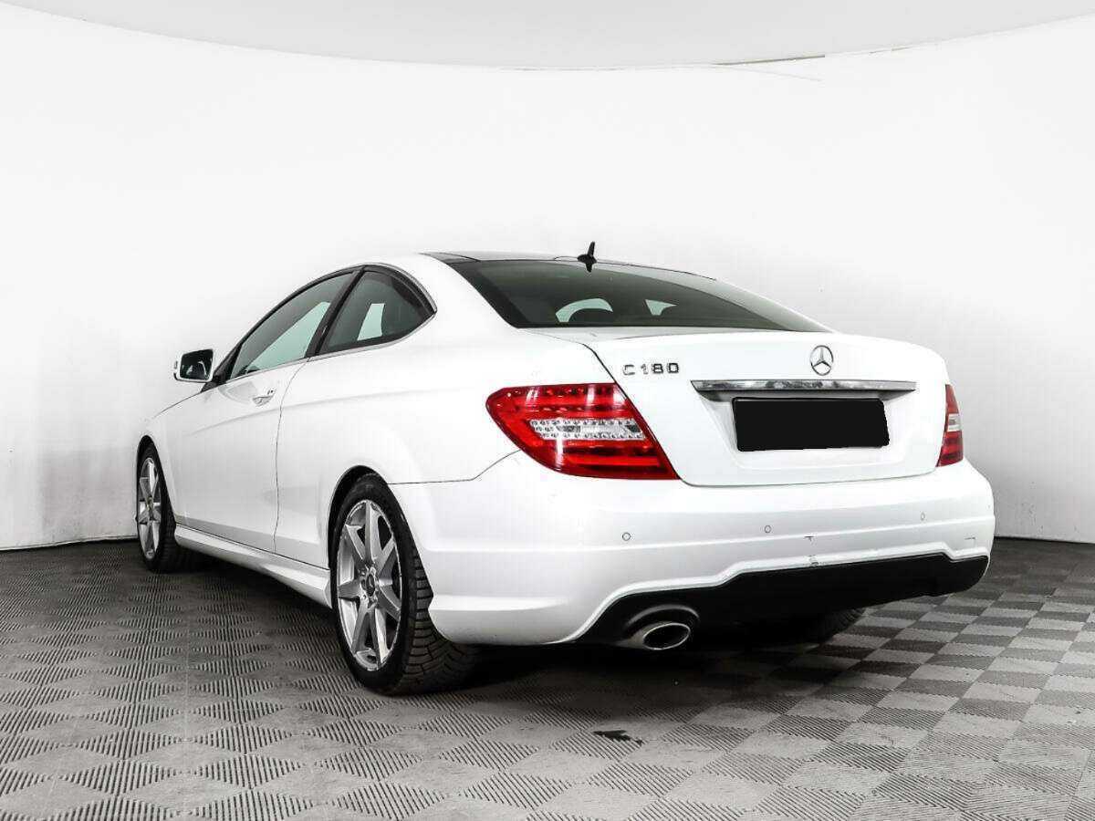 Б/У Мерседес-Бенц Ц-Класс 2015 года. Фото: #6