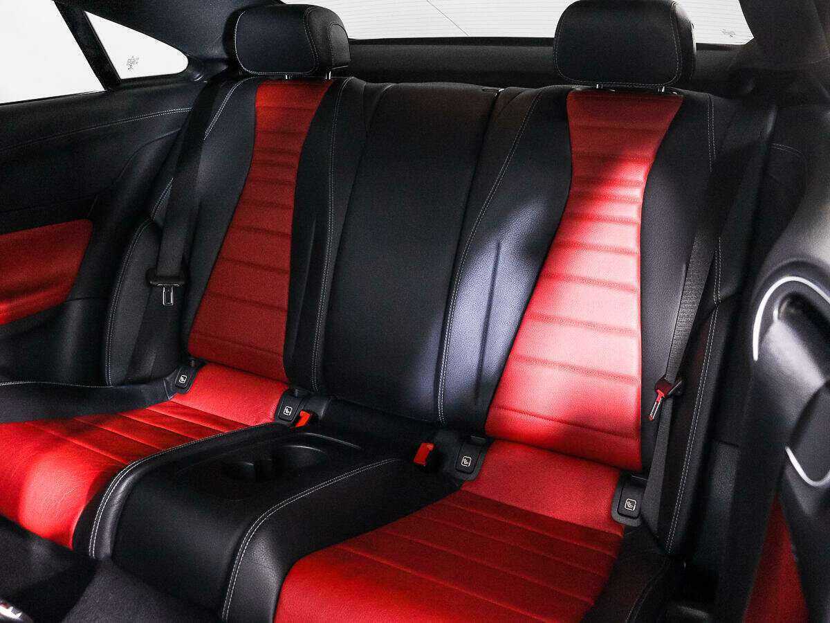 Б/У Мерседес-Бенц Е-Класс 2017 года. Фото: #9