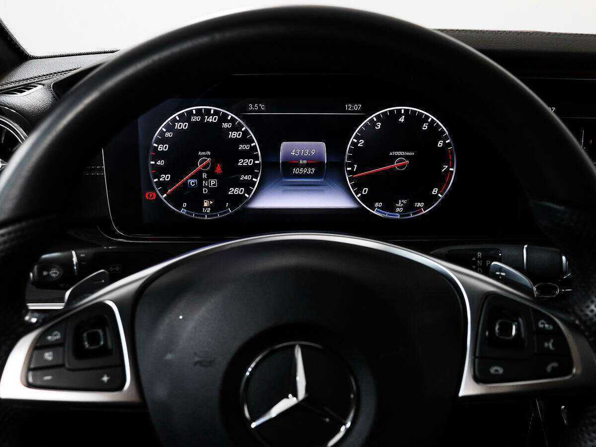 Б/У Мерседес-Бенц Е-Класс 2017 года. Фото: #18