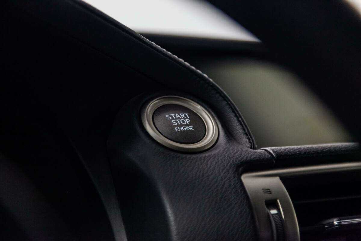 Б/У Лексус ИС 2014 года. Фото: #16