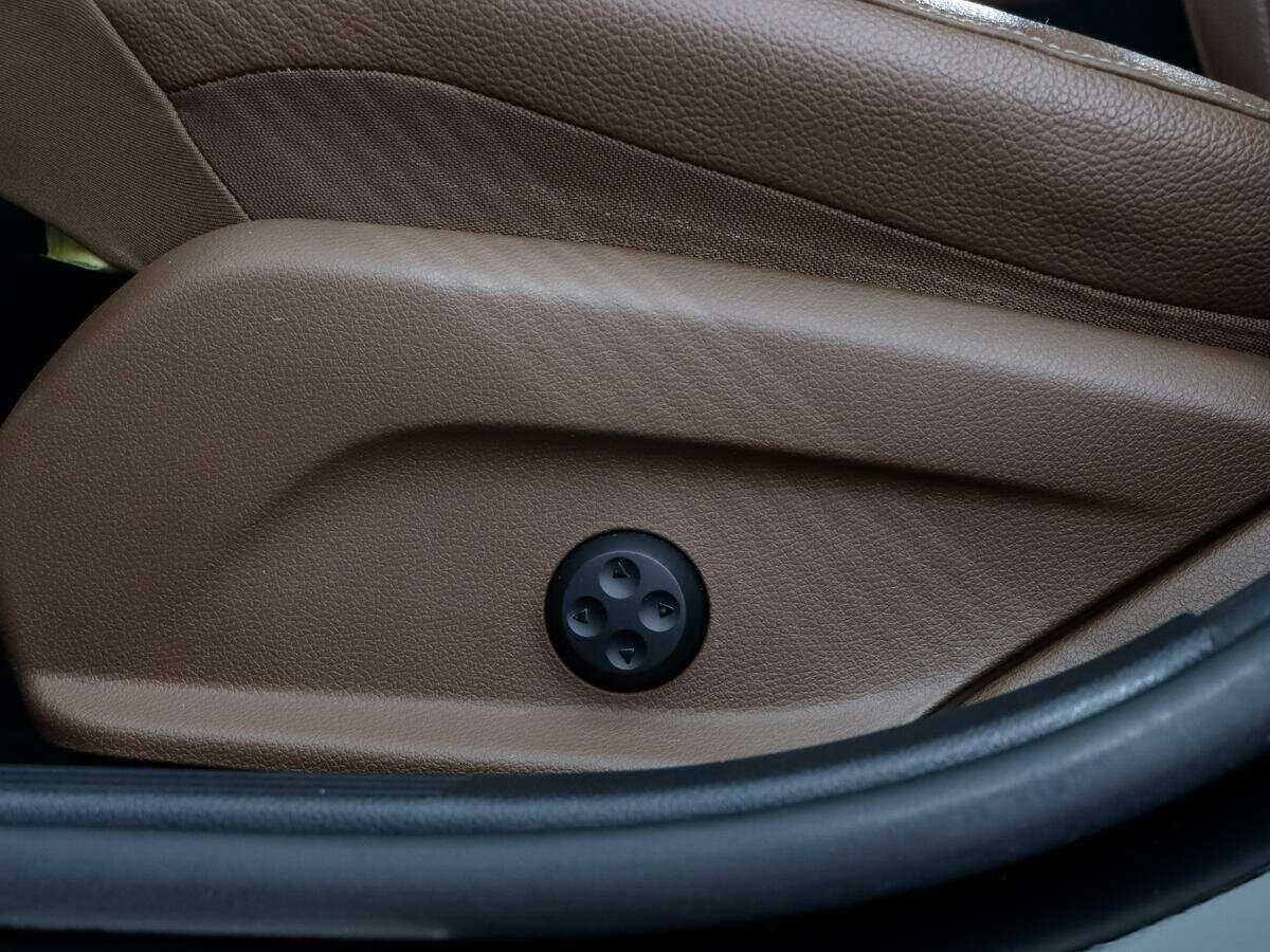 Б/У Мерседес-Бенц Е-Класс 2016 года. Фото: #12