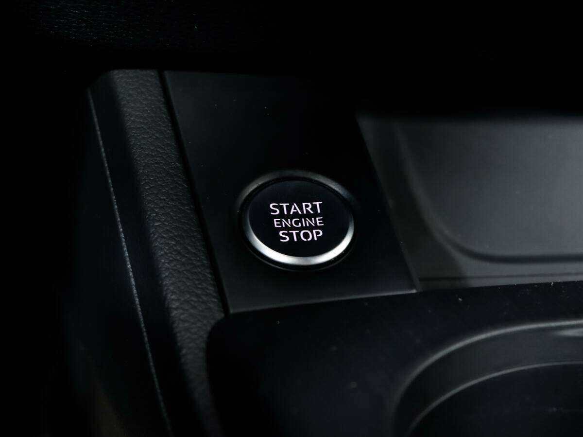 Б/У Ауди А4 2019 года. Фото: #13