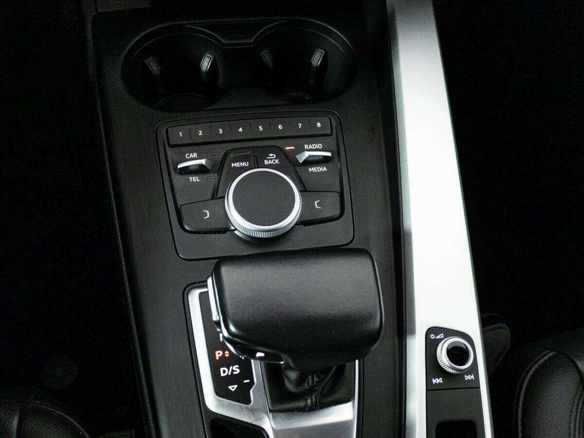 Б/У Ауди А4 2018 года. Фото: #19