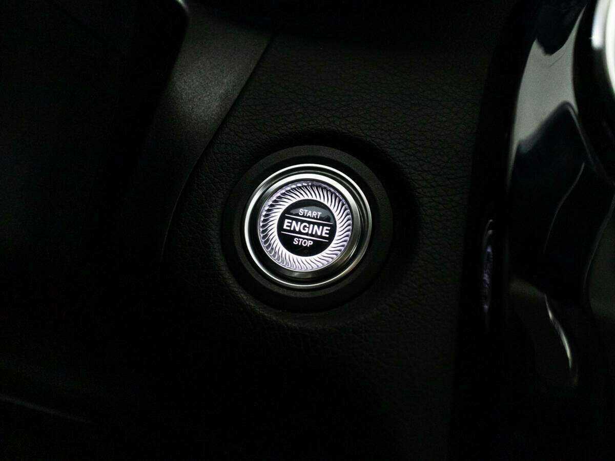 Б/У Мерседес-Бенц Ц-Класс 2019 года. Фото: #16