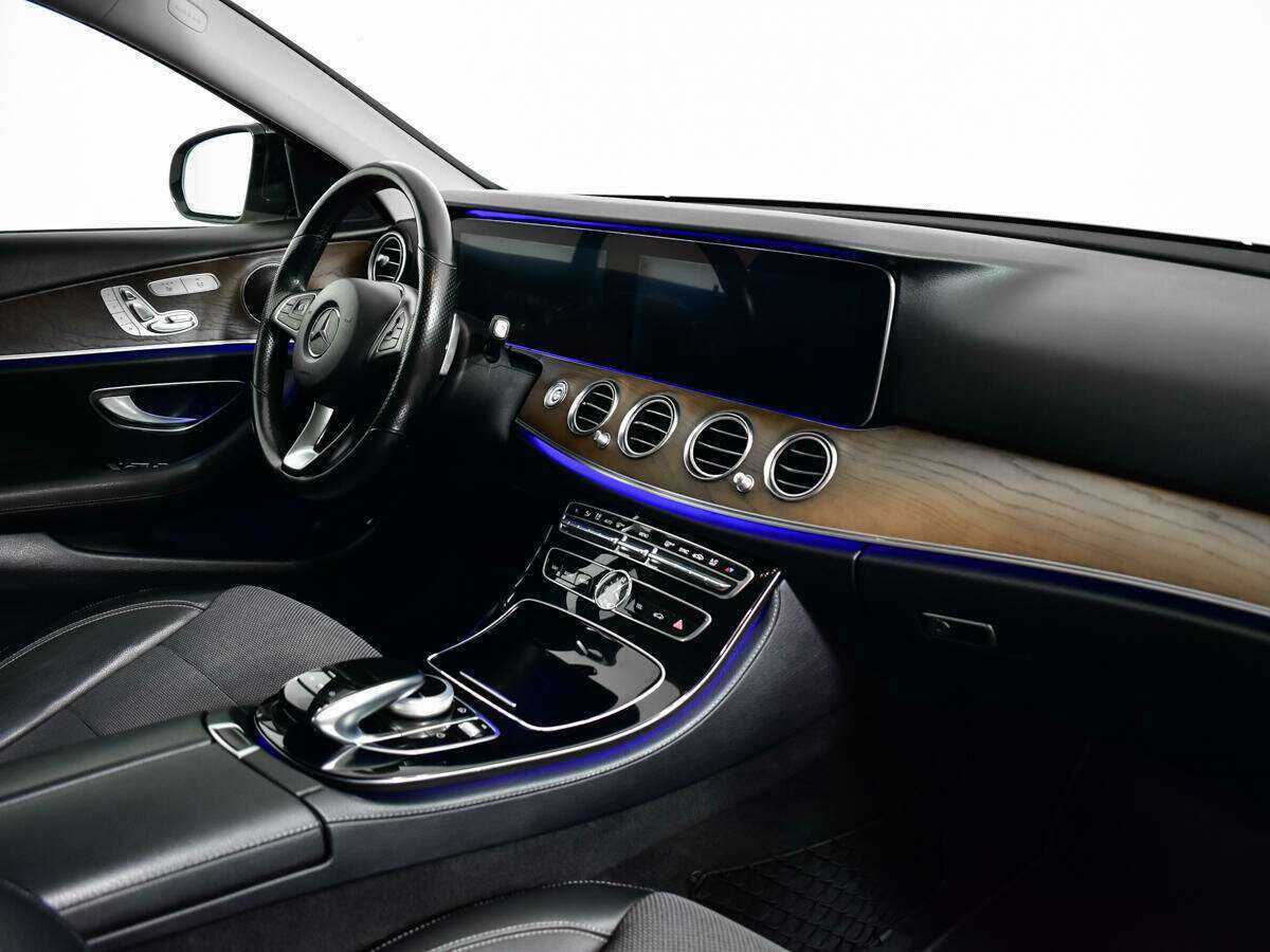 Б/У Мерседес-Бенц Е-Класс 2016 года. Фото: #6