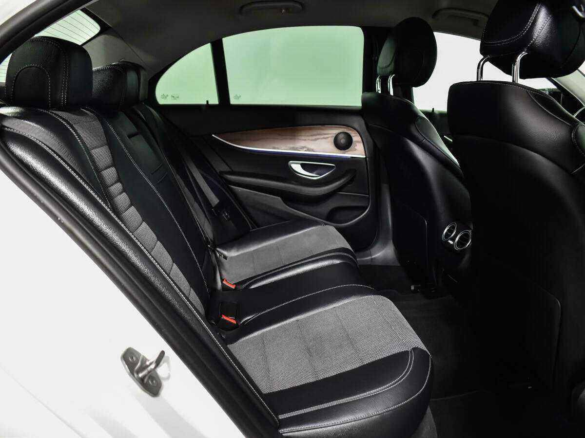 Б/У Мерседес-Бенц Е-Класс 2016 года. Фото: #7