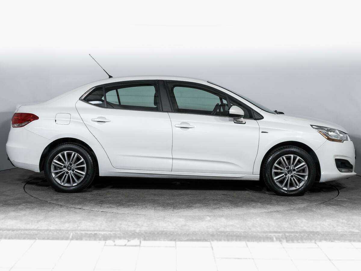 Б/У Ситроен Ц4 2016 года. Фото: #3