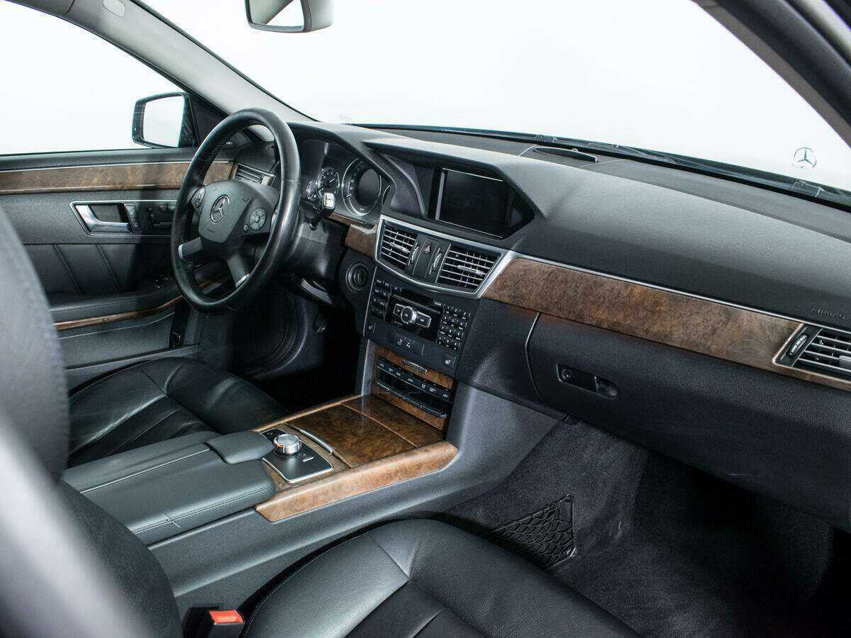 Б/У Мерседес-Бенц Е-Класс 2012 года. Фото: #9