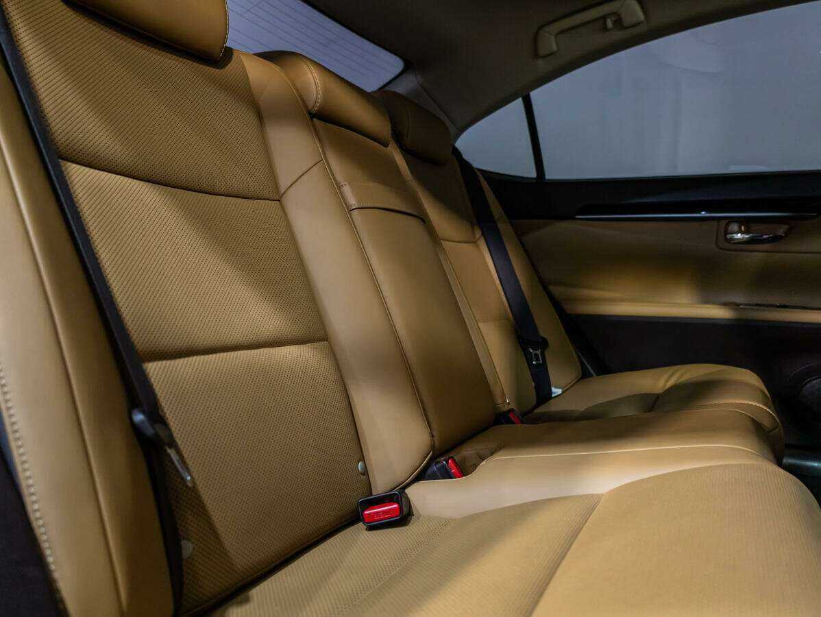 Б/У Лексус ЕС 2016 года. Фото: #11