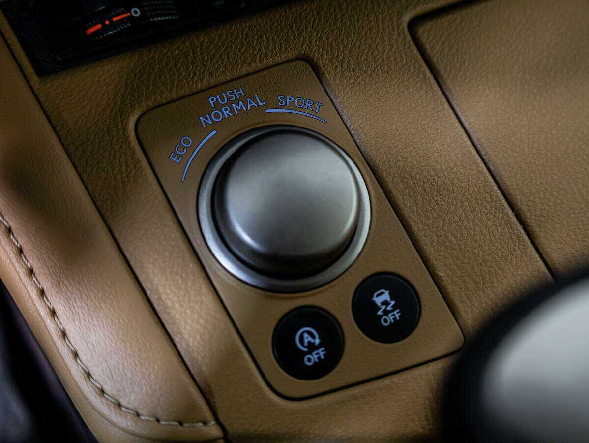 Б/У Лексус ЕС 2016 года. Фото: #14