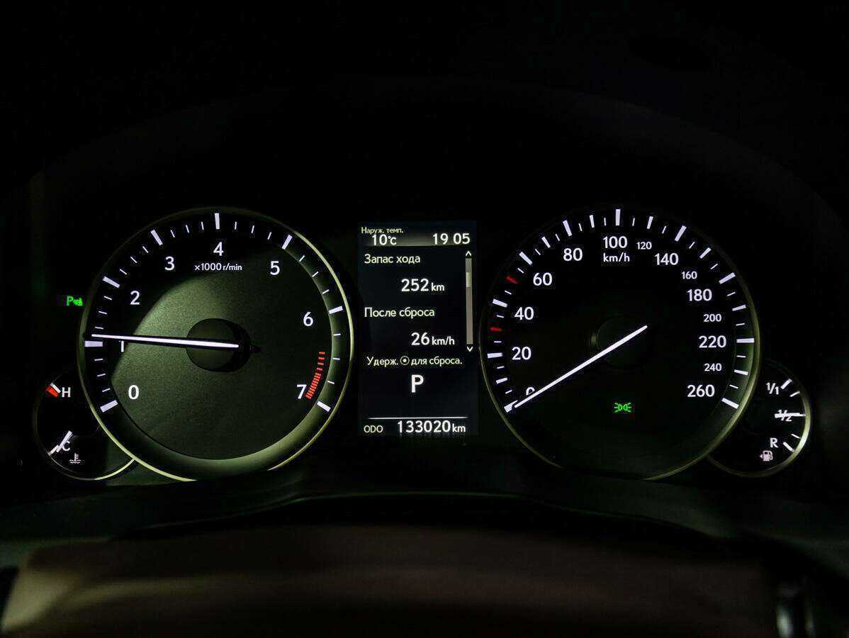 Б/У Лексус ЕС 2016 года. Фото: #18