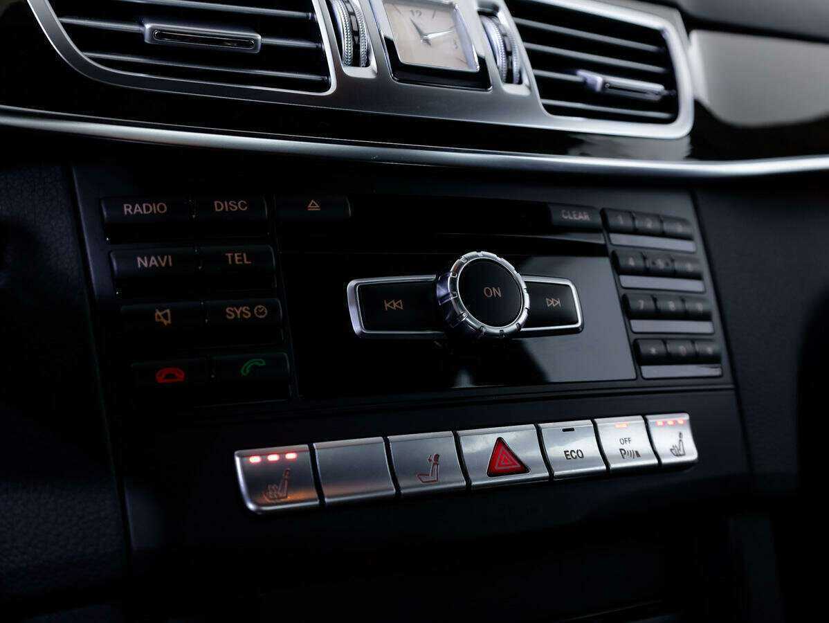 Б/У Мерседес-Бенц Е-Класс 2014 года. Фото: #15