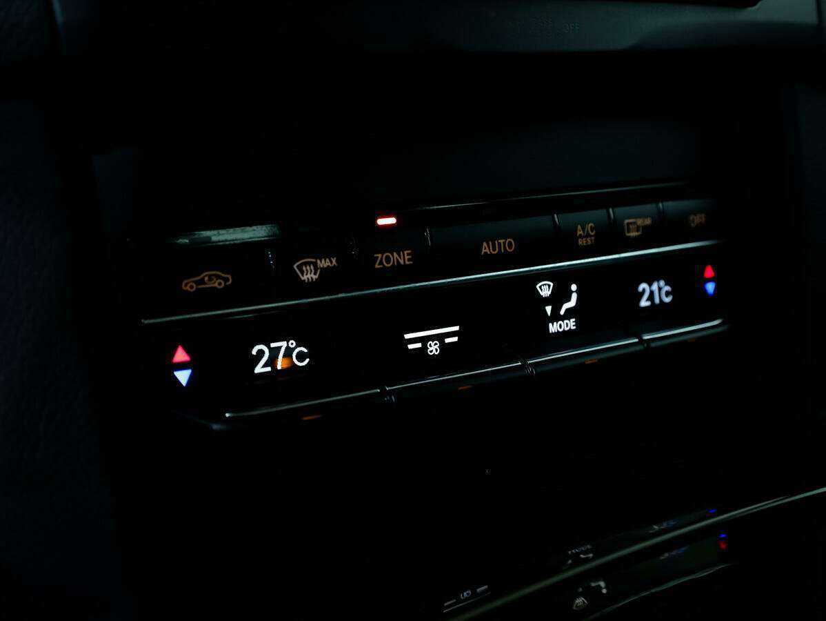 Б/У Мерседес-Бенц Е-Класс 2014 года. Фото: #16