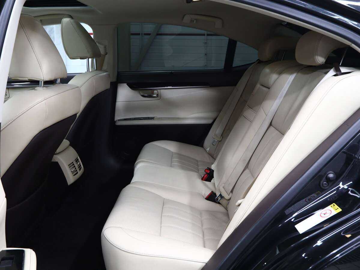 Б/У Лексус ЕС 2016 года. Фото: #9