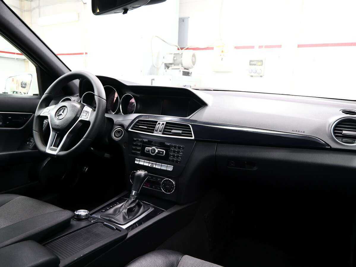 Б/У Мерседес-Бенц Ц-Класс 2012 года. Фото: #15