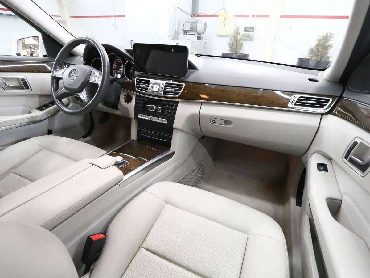 Б/У Мерседес-Бенц Е-Класс 2014 года. Фото: #6