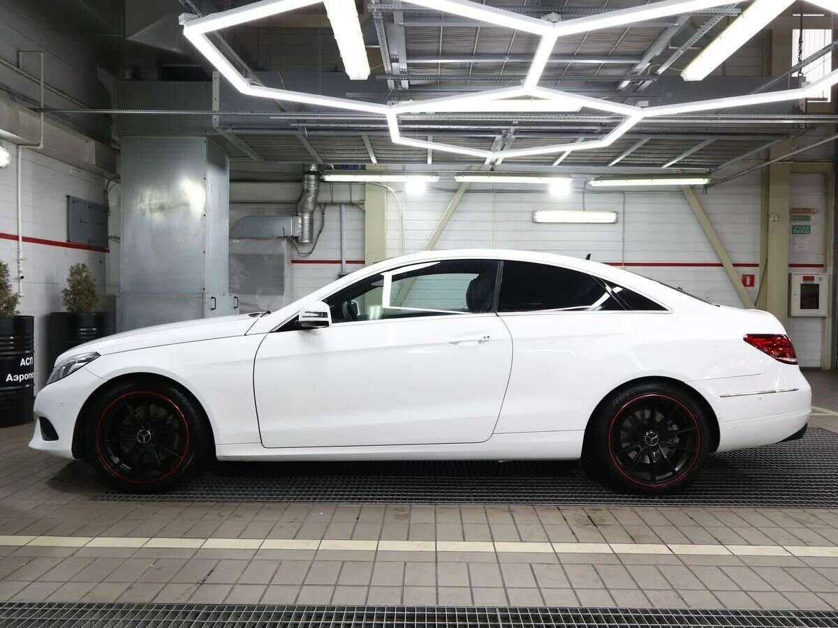 Б/У Мерседес-Бенц Е-Класс 2013 года. Фото: #3