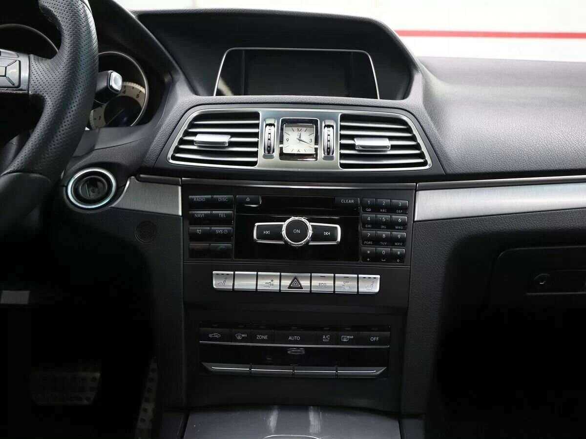 Б/У Мерседес-Бенц Е-Класс 2013 года. Фото: #17