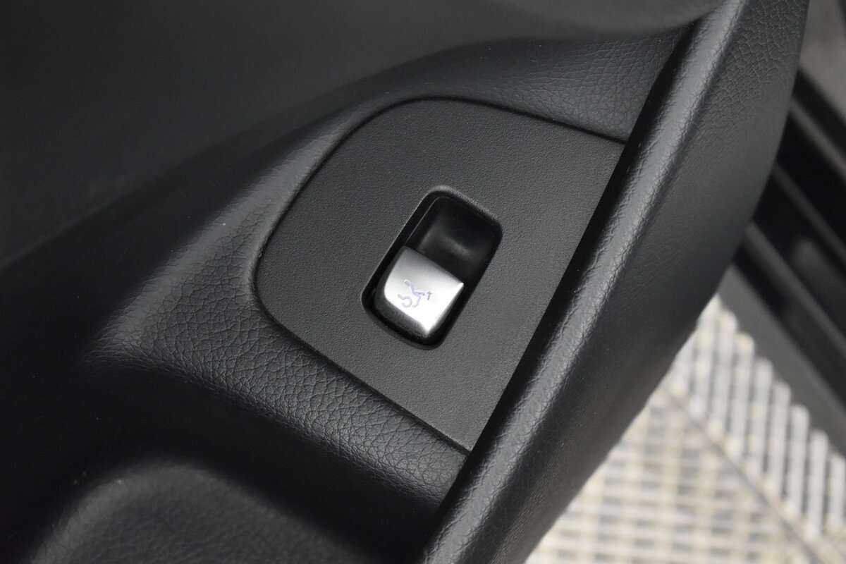 Б/У Мерседес-Бенц Е-Класс 2018 года. Фото: #9