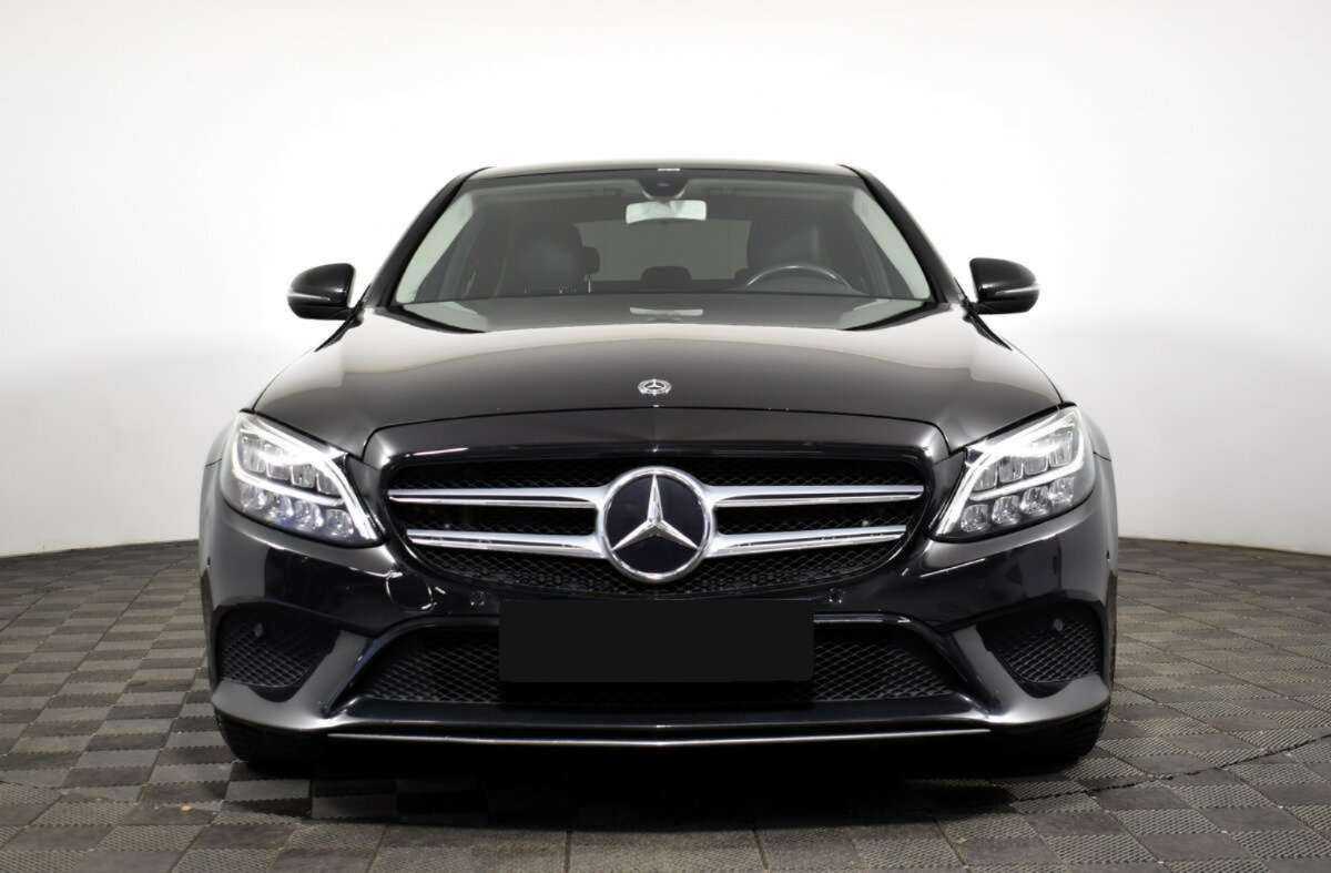 Б/У Мерседес-Бенц Ц-Класс 2019 года. Фото: #1