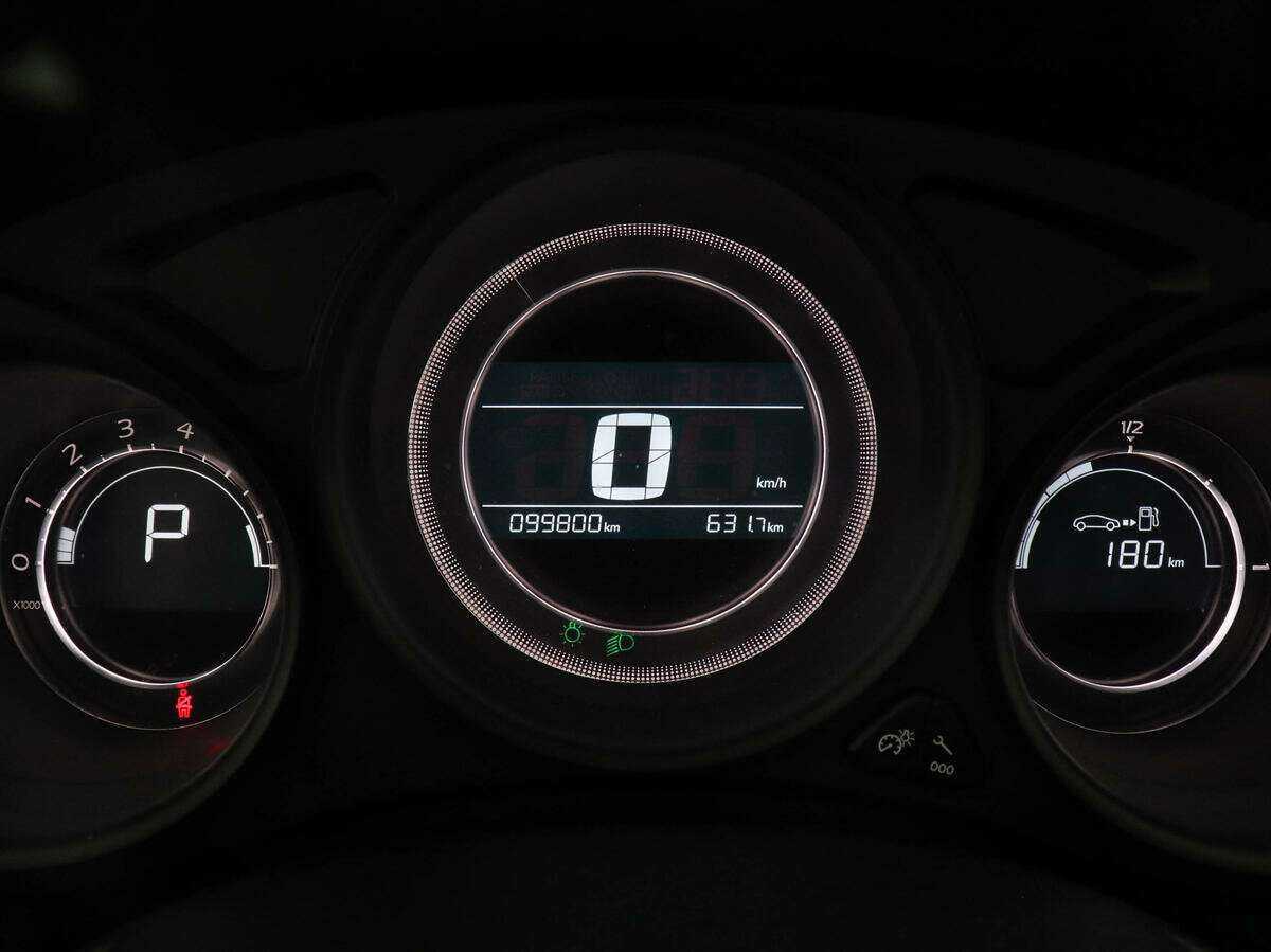 Б/У Ситроен Ц4 2017 года. Фото: #10