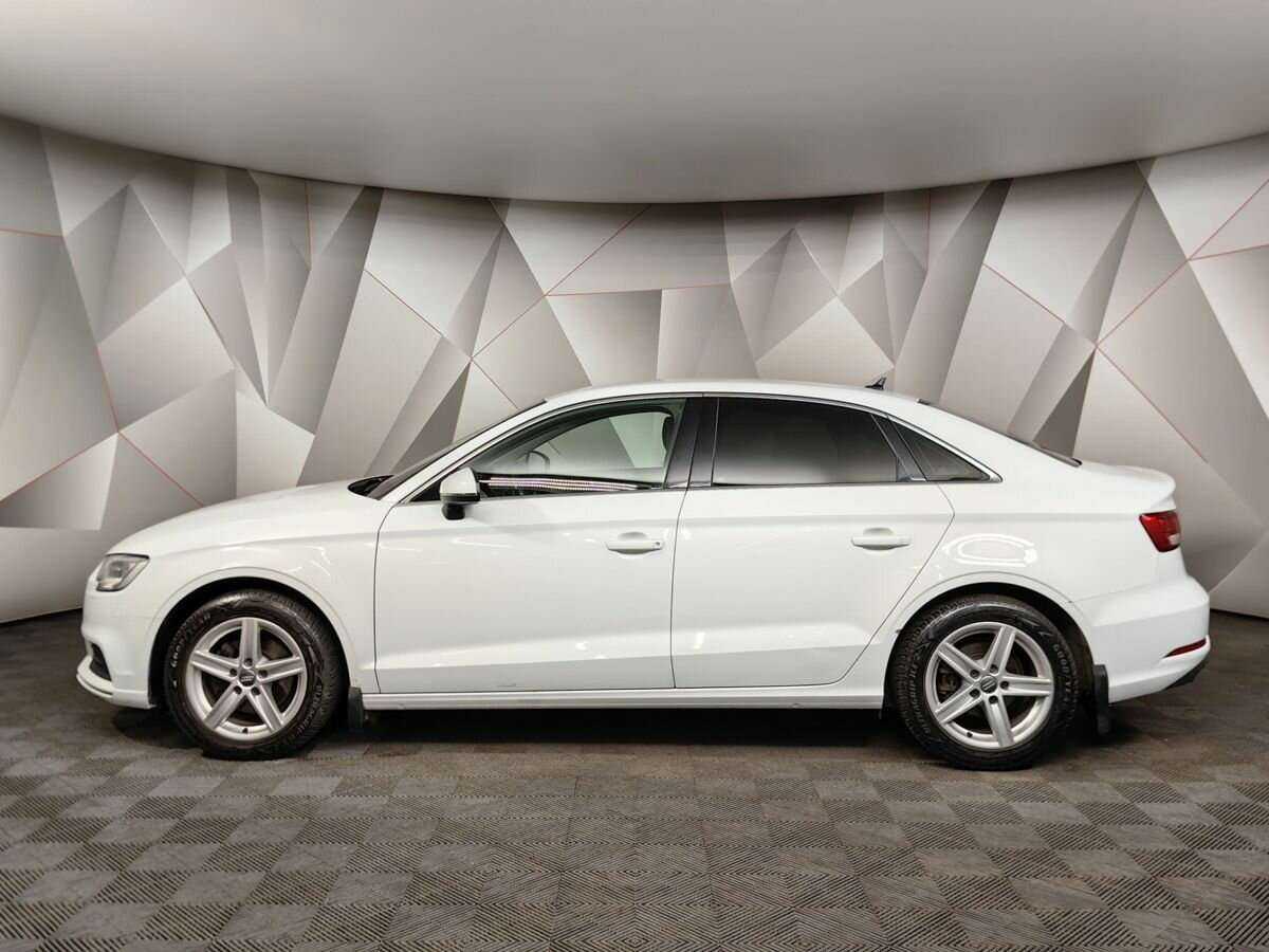 Б/У Ауди А3 2019 года. Фото: #4