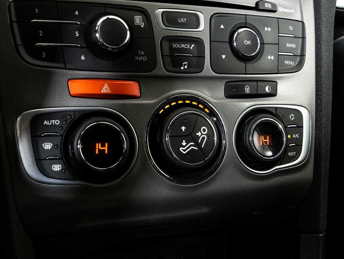 Б/У Ситроен Ц4 2016 года. Фото: #11