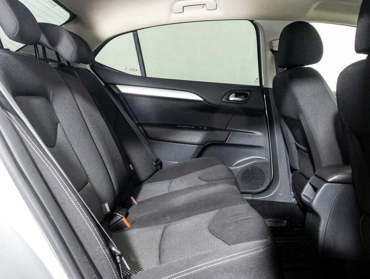 Б/У Ситроен Ц4 2016 года. Фото: #12