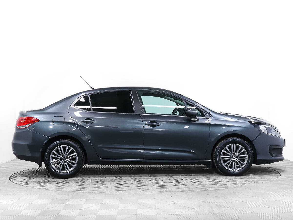 Б/У Ситроен Ц4 2017 года. Фото: #2