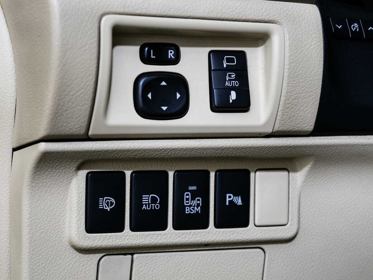 Б/У Лексус ЕС 2014 года. Фото: #18