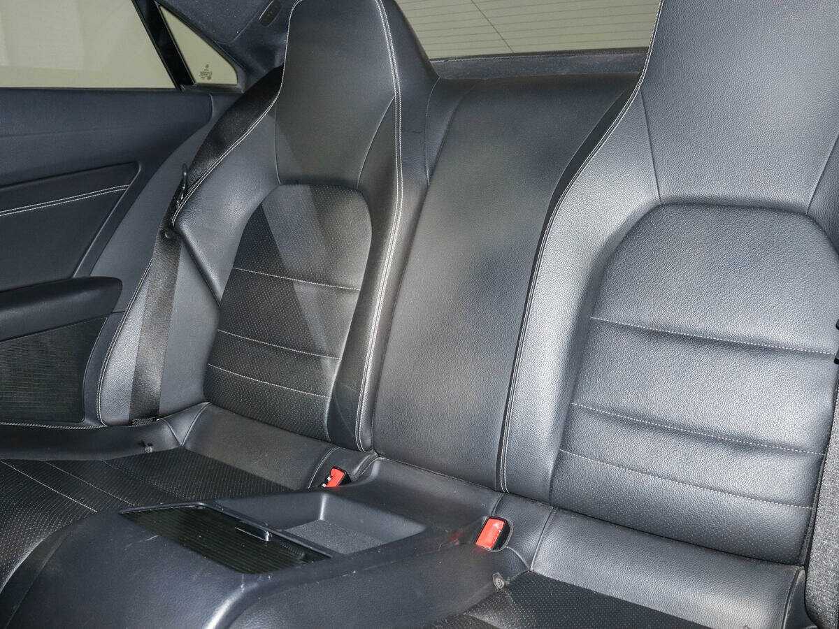 Б/У Мерседес-Бенц Е-Класс 2013 года. Фото: #7