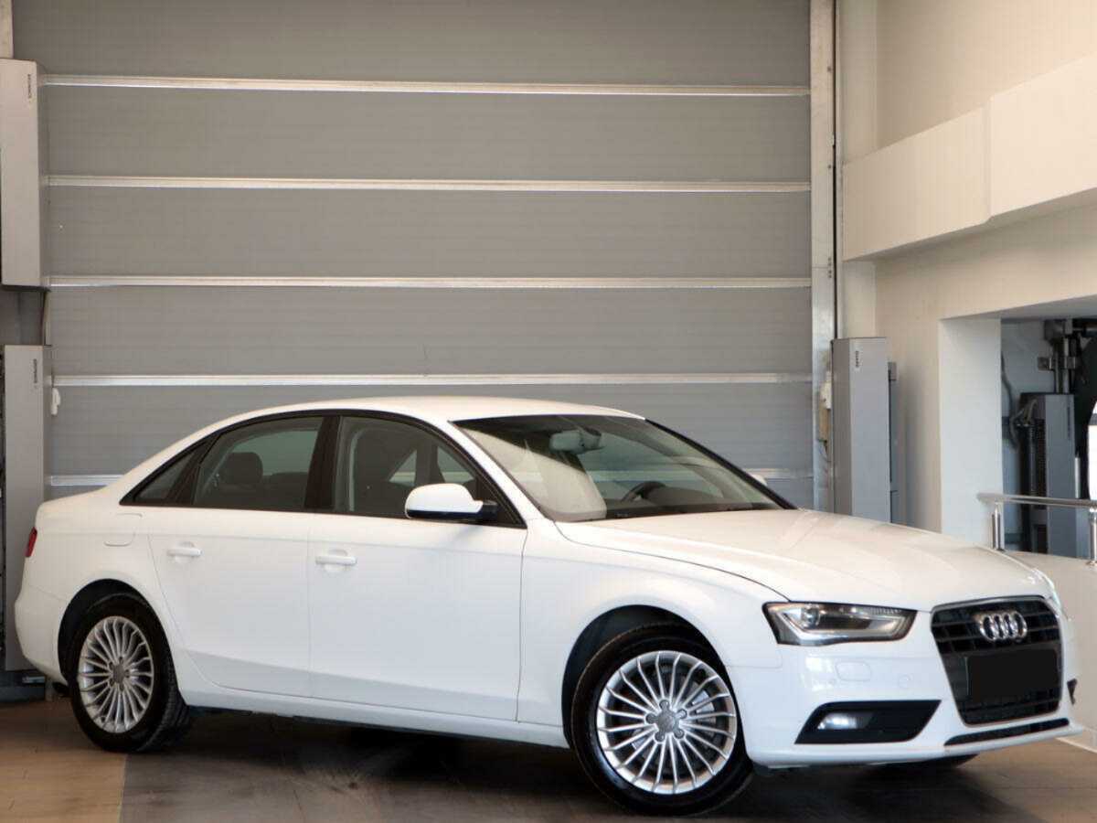 Б/У Ауди А4 2013 года. Фото: #2