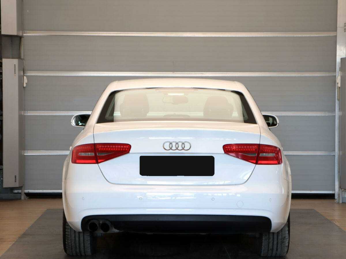 Б/У Ауди А4 2013 года. Фото: #4