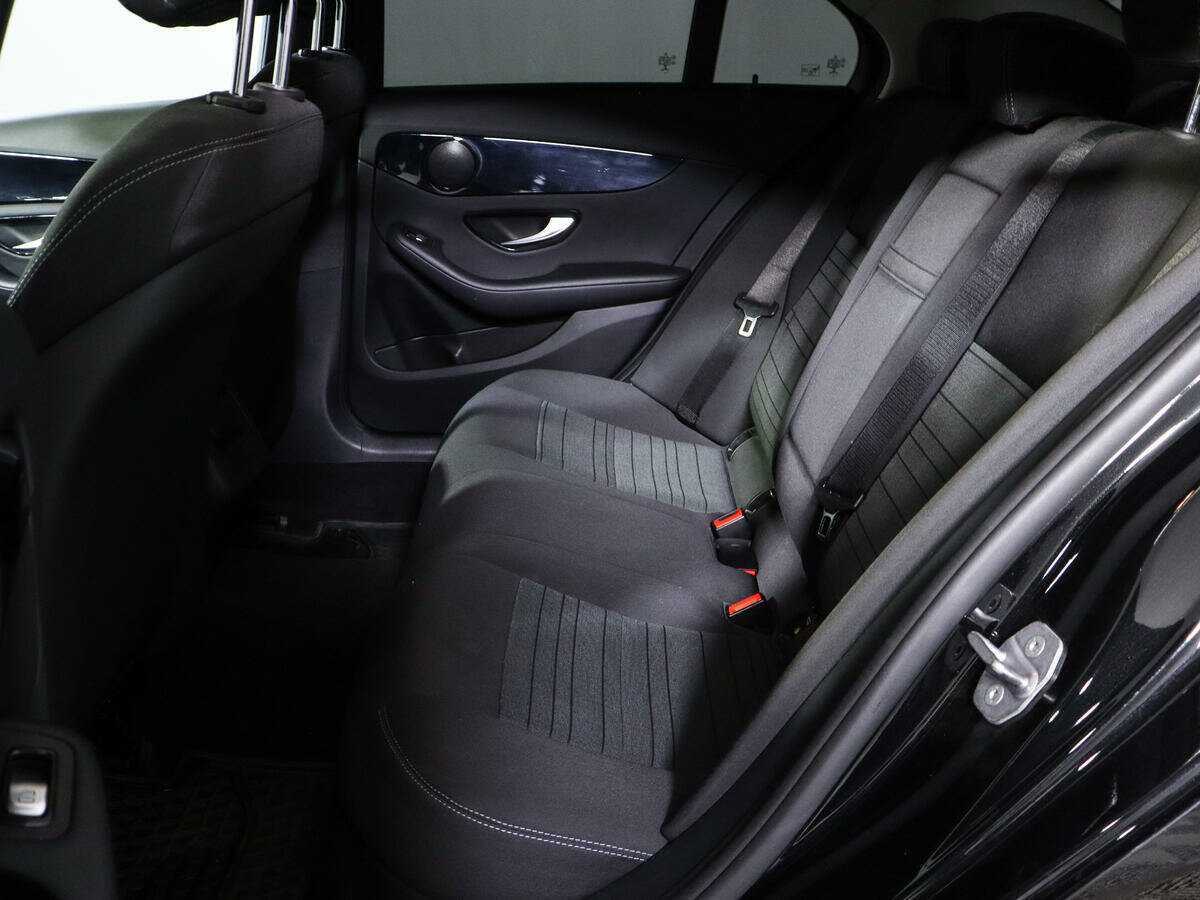 Б/У Мерседес-Бенц Ц-Класс 2018 года. Фото: #6