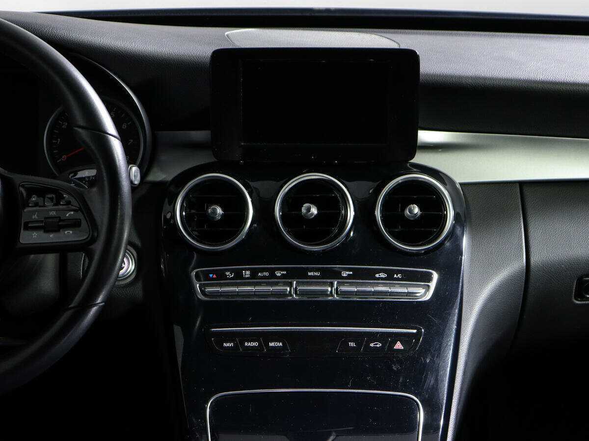 Б/У Мерседес-Бенц Ц-Класс 2018 года. Фото: #9